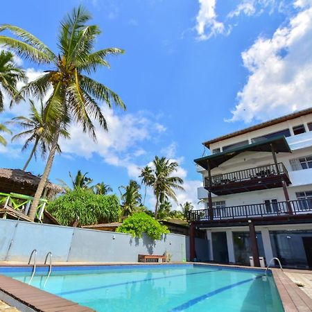 Lucky Seven Beach Resort ヒッカドゥワ エクステリア 写真