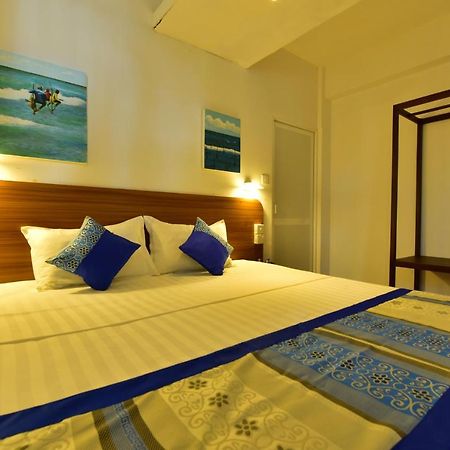 Lucky Seven Beach Resort ヒッカドゥワ エクステリア 写真