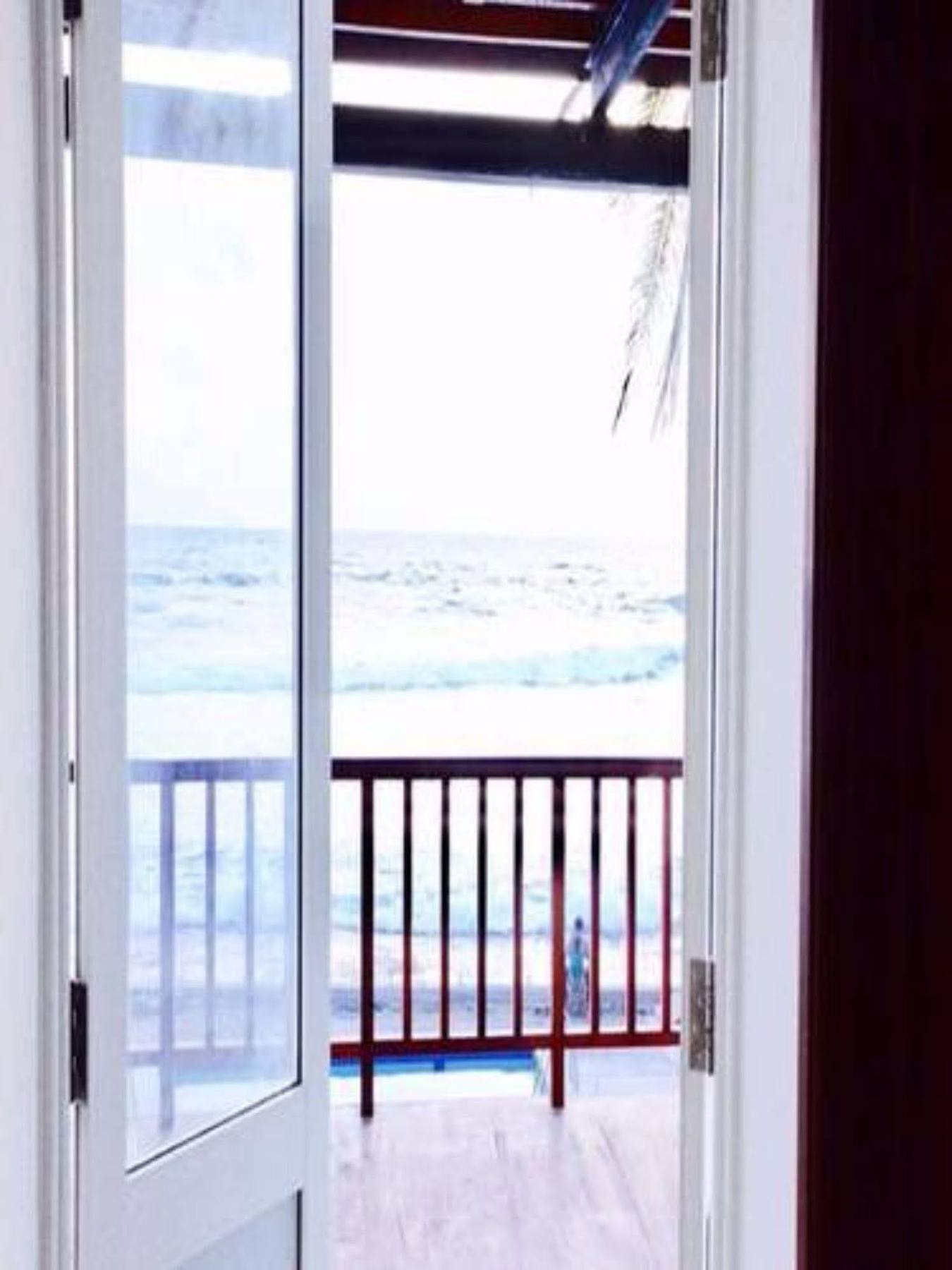 Lucky Seven Beach Resort ヒッカドゥワ エクステリア 写真
