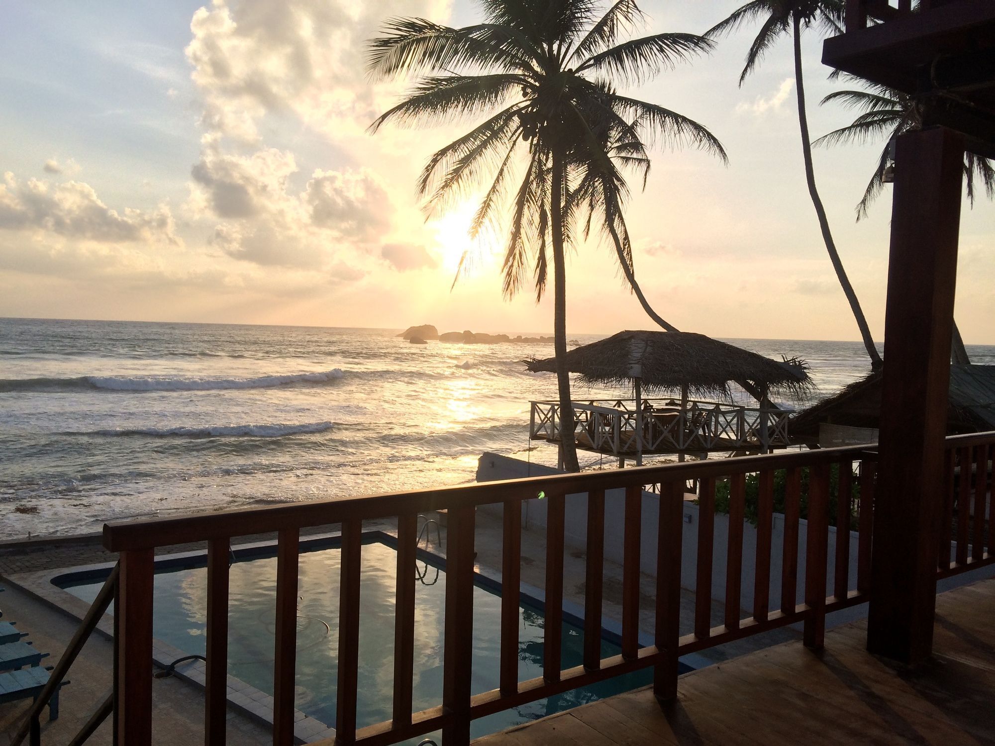 Lucky Seven Beach Resort ヒッカドゥワ エクステリア 写真