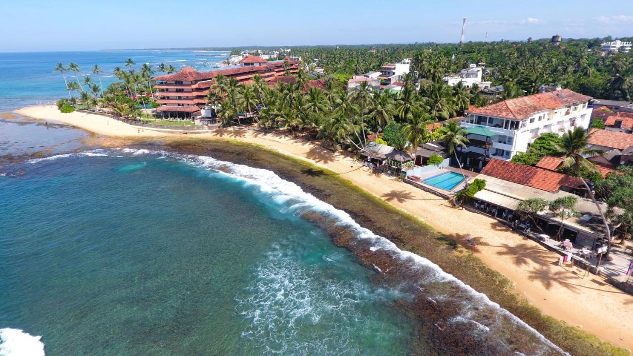 Lucky Seven Beach Resort ヒッカドゥワ エクステリア 写真