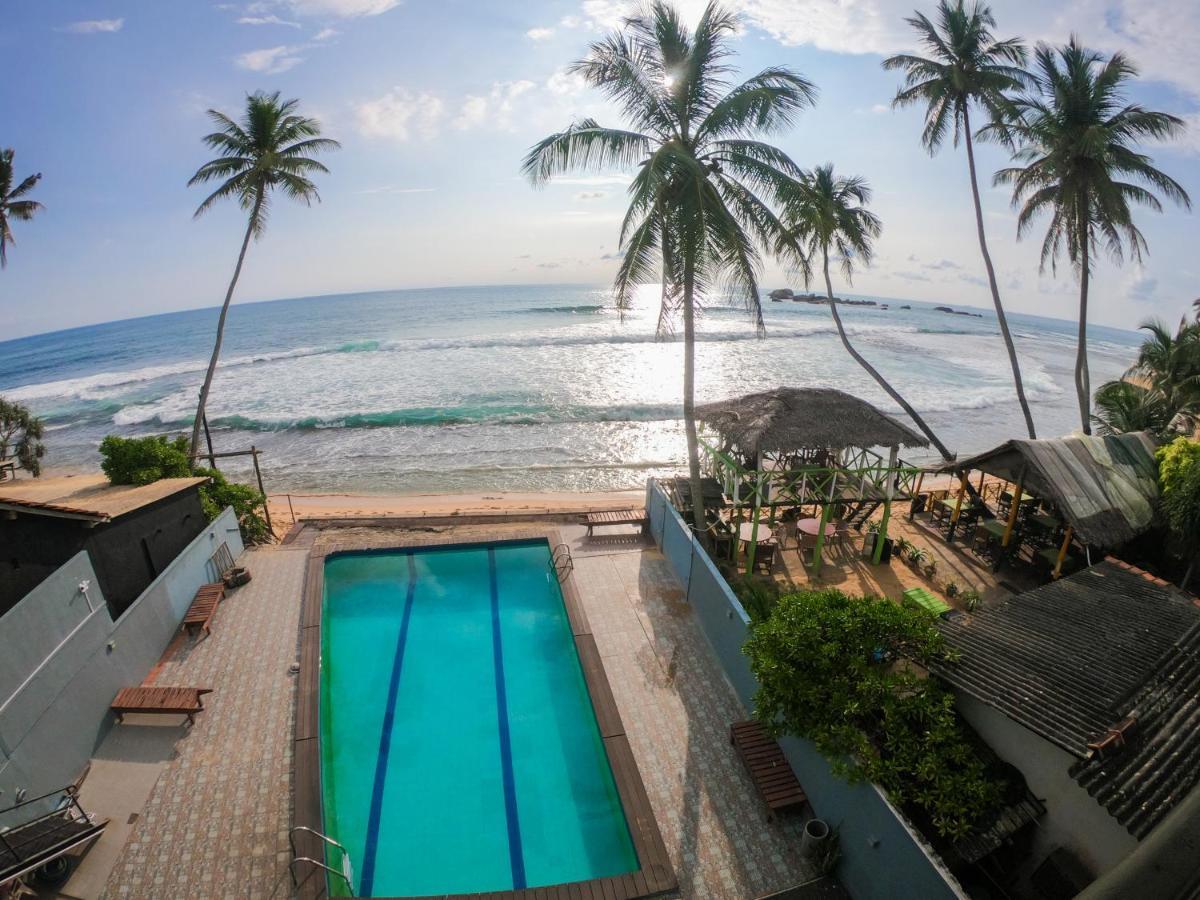 Lucky Seven Beach Resort ヒッカドゥワ エクステリア 写真