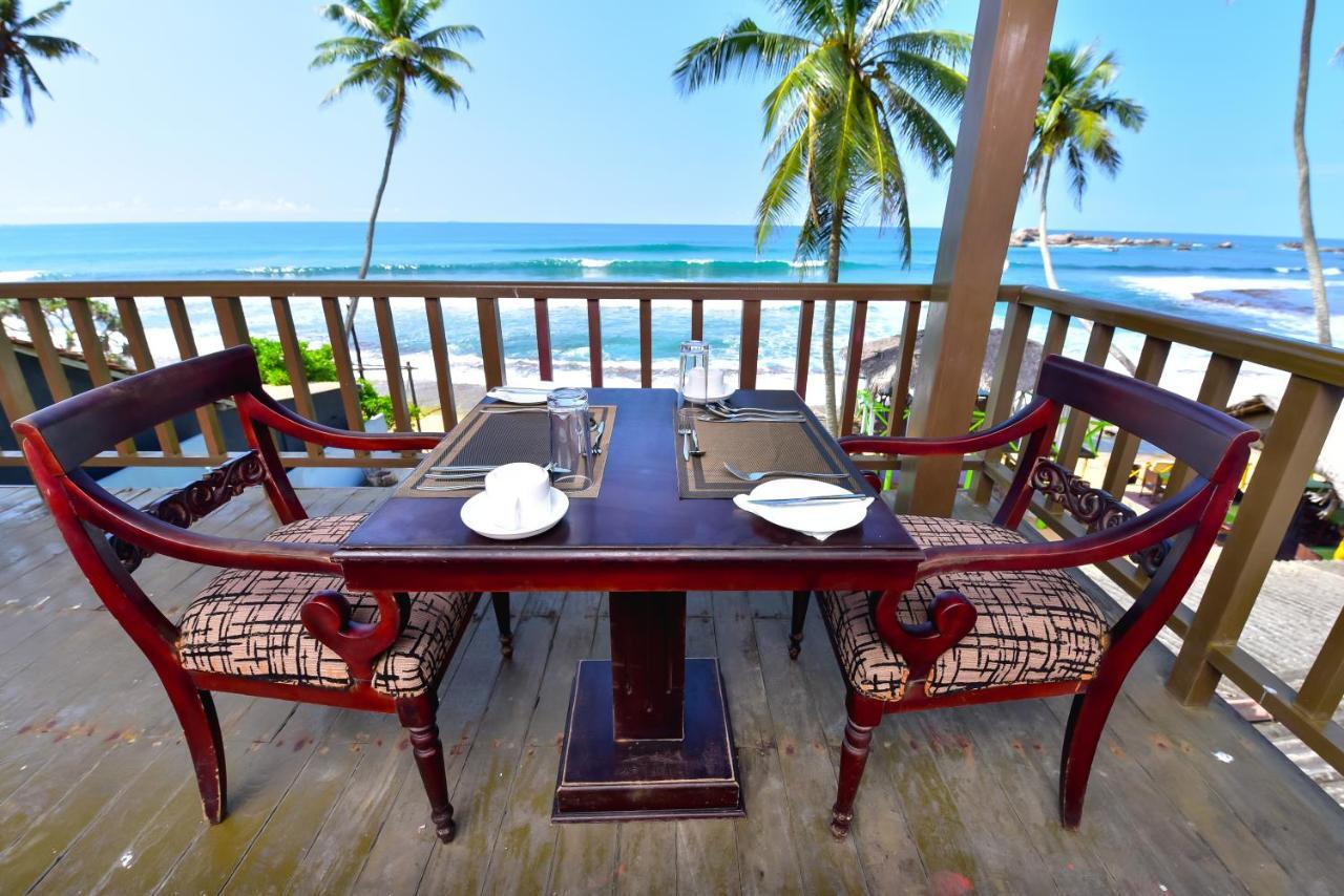 Lucky Seven Beach Resort ヒッカドゥワ エクステリア 写真