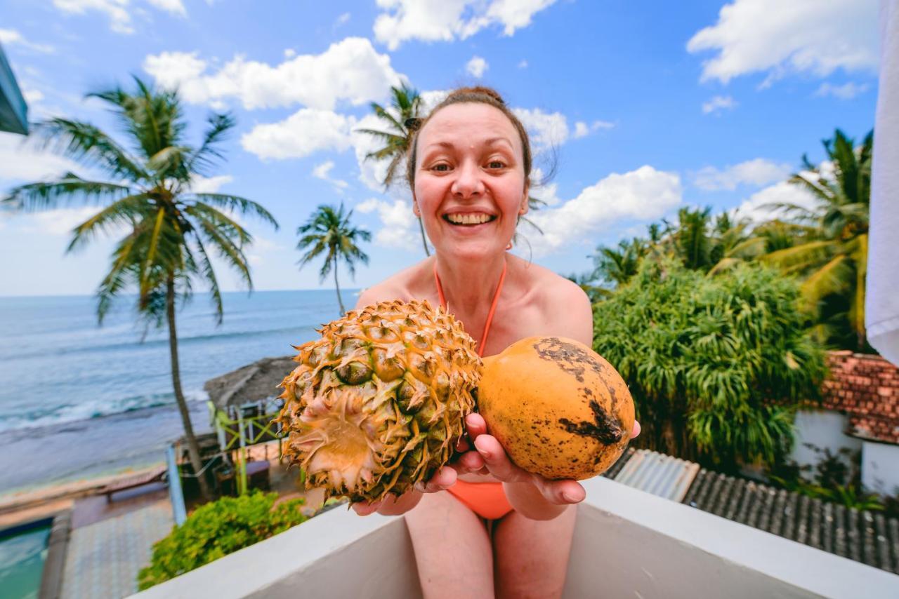 Lucky Seven Beach Resort ヒッカドゥワ エクステリア 写真